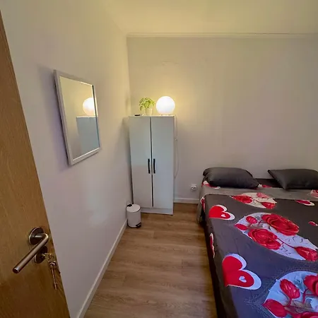 בית אירוח Em *